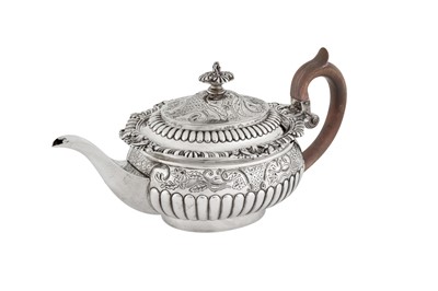 Lot 463 - A George III sterling silver teapot, London 1813 by Samuel Hennell and John Edward Terry