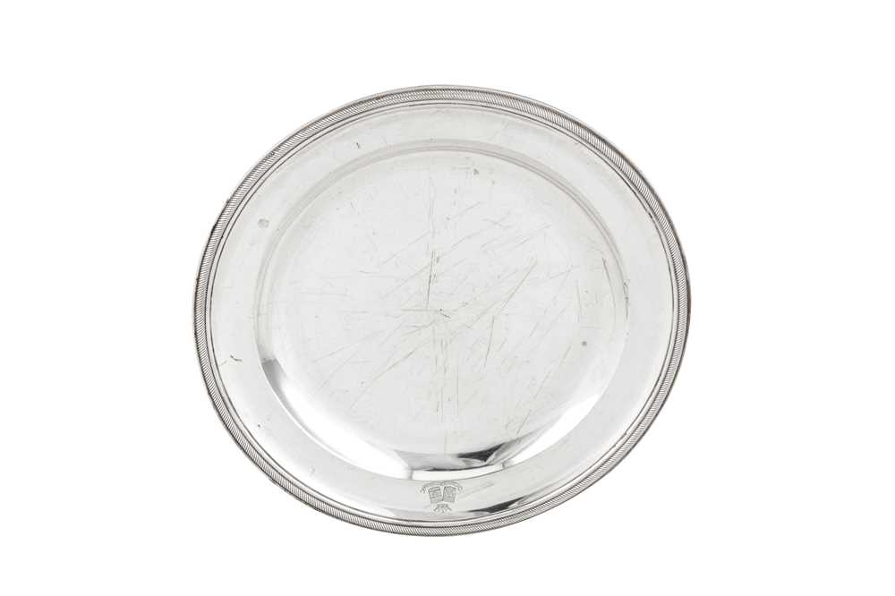 Lot 260 - A late 18th / early 19th century French First Republic / Empire 950 standard silver second course dish, Paris 1798-1809 by Antoine Boullier (reg. 16th Dec 1775)
