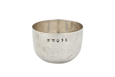Lot 472 - A George III sterling silver tumbler cup, London 1785 by George Smith