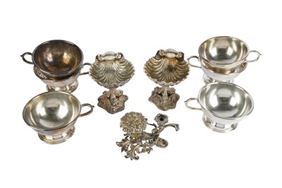 Lot 1215 - A MIXED GROUP INCLUDING A PAIR OF VICTORIAN SILVER PLATED (EPNS) DESSERT DISHES, CIRCA 1880 BY ARMY & NAVY COOPERATIVE SOCIETY