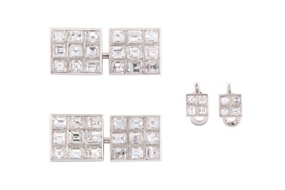 Lot 201 - A PAIR OF DIAMOND CUFFLINKS AND DRESS STUDS