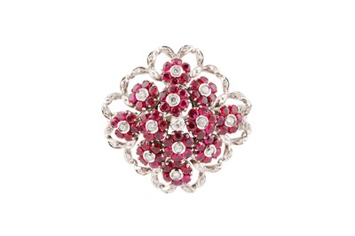 Lot 190 - A RUBY AND DIAMOND BROOCH
