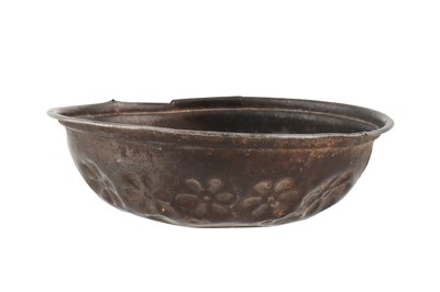 Lot 101 - A SMALL EARLY ISLAMIC SILVER BOWL
