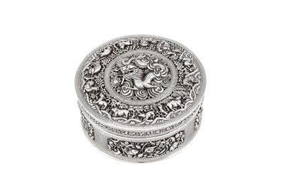 Lot 149 - A mid-20th century Cambodian or Thai silver betel box, circa 1950 marked Wen Liang