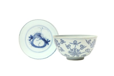 Lot 540 - A CHINESE BLUE AND WHITE BOWL AND A SMALL DISH