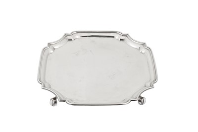 Lot 351 - An Elizabeth II sterling silver salver, Birmingham 1974 by J. B. Chatterly and Co