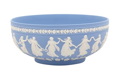 Lot 1566 - A 20TH-CENTURY WEDGWOOD JASPERWARE FRUIT BOWL