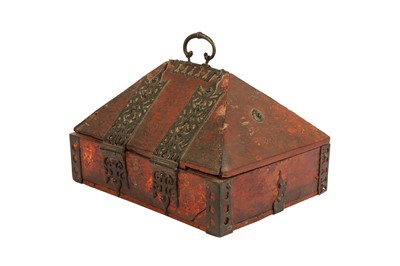 Lot 251 - A PAINTED AND LACQUERED 'MALABAR' JEWELLERY BOX (NETTOOR PETTI)