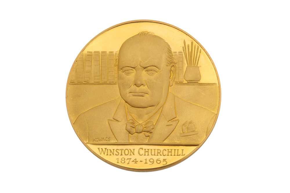 Lot 1055 - A COMMEMORATIVE WINSTON CHURCHILL MEDALLION