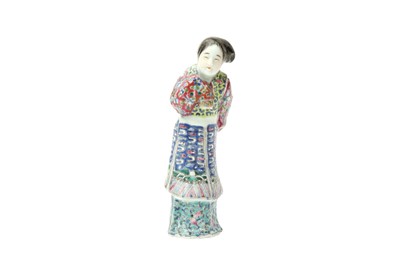 Lot 645 - A CHINESE FAMILLE-ROSE FIGURE OF A LADY