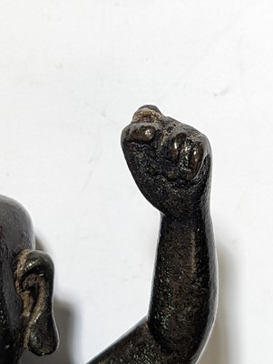 Lot 95 - A CHINESE BRONZE FIGURE OF THE INFANT BUDDHA