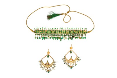 Lot 295 - AN INDIAN JEWELLERY SET WITH AN ENAMELLED GULUBAND NECKLACE AND PAIR OF CRESCENT EARRINGS