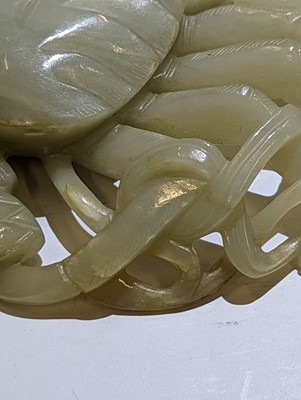 Lot 123 - A CHINESE PALE CELADON JADE CARVING OF A CRAB