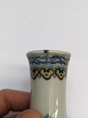Lot 613 - A SMALL CHINESE DOUCAI 'LOTUS SCROLL' VASE