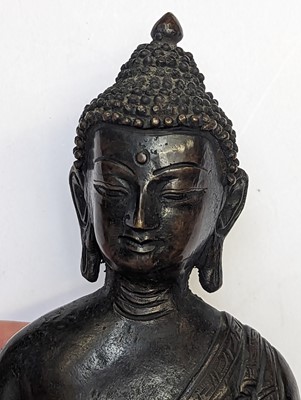 Lot 43 - A CHINESE BRONZE FIGURE OF BUDDHA SHAKYAMUNI