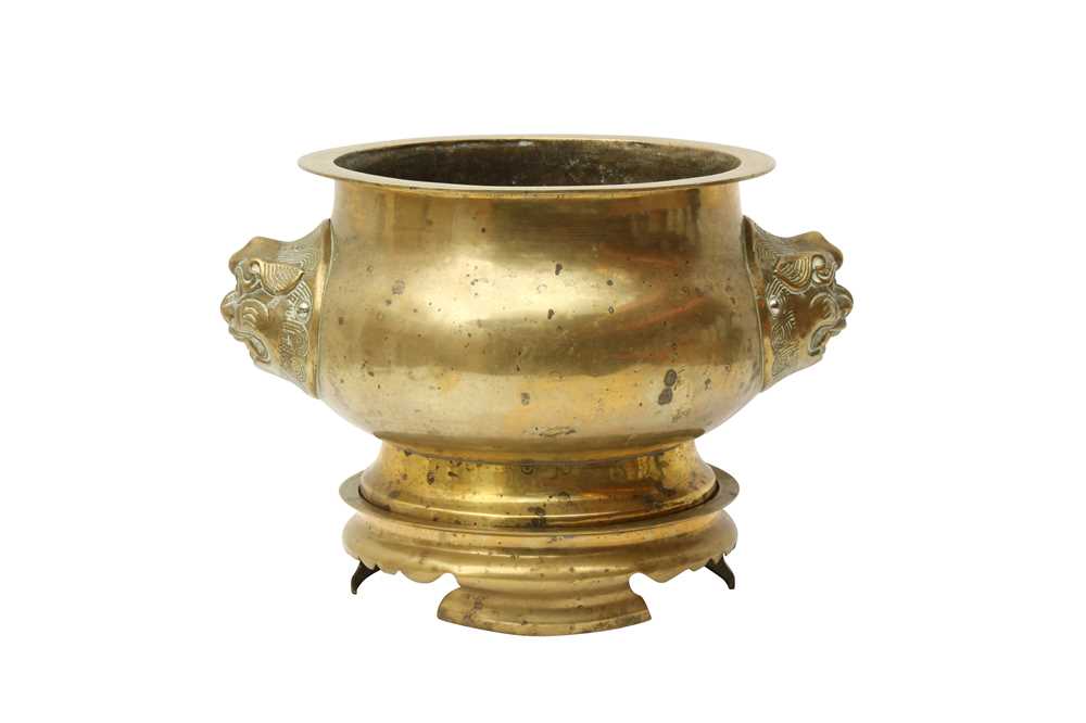 Lot 695 - A CHINESE BRASS BOMBE CENSER AND STAND