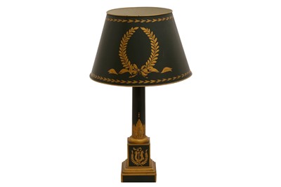 Lot 297 - A FRENCH EMPIRE STYLE GREEN TOLEWARE TABLE LAMP, 20TH CENTURY