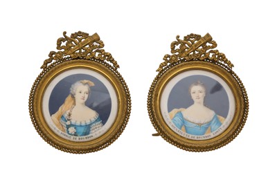 Lot 98 - A PAIR OF FRENCH PAINTED CIRCULAR PORTRAIT MINIATURES