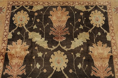 Lot 17 - A FINE ARTS & CRAFTS DESIGN CARPET