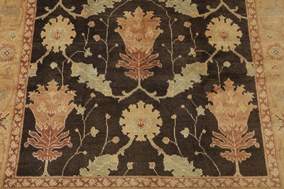 Lot 17 - A FINE ARTS & CRAFTS DESIGN CARPET