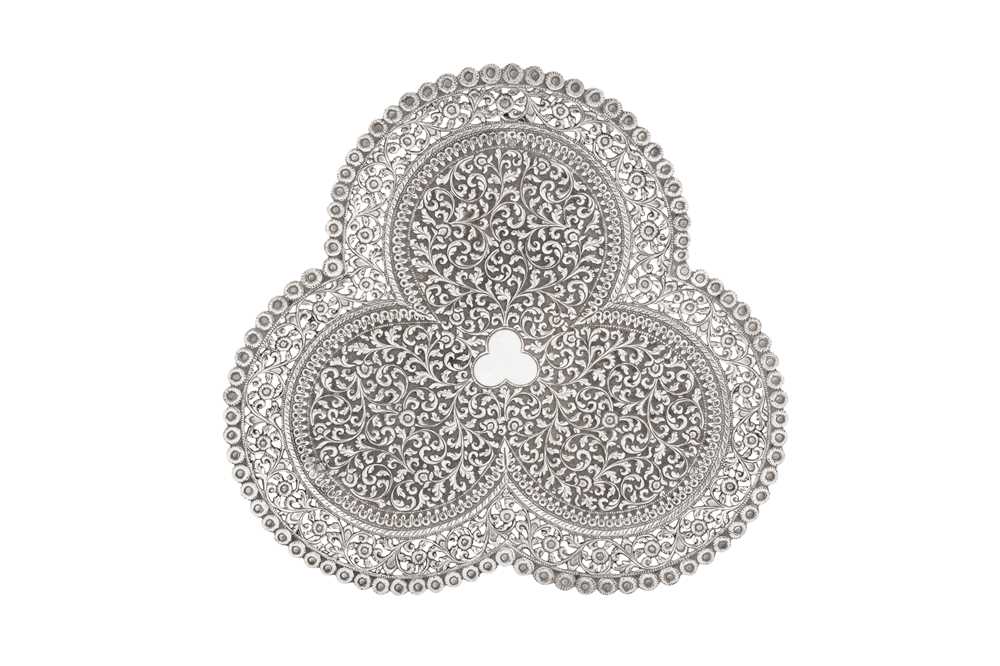 Lot 255 - AN ANGLO-INDIAN UNMARKED SILVER TEA TRAY