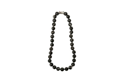 Lot 722 - λ A CHINESE BLACK CORAL NECKLACE
