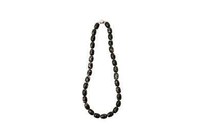 Lot 713 - λ A CHINESE BLACK CORAL NECKLACE