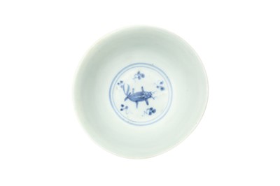 Lot 78 - A CHINESE BLUE AND WHITE 'FISH' BOWL