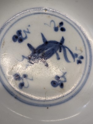 Lot 78 - A CHINESE BLUE AND WHITE 'FISH' BOWL