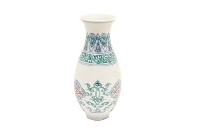 Lot 233 - A SMALL CHINESE DOUCAI VASE, 20TH CENTURY OR LATER