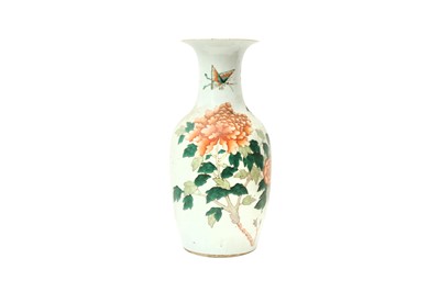 Lot 620 - A CHINESE 'BUTTERFLY AND PEONIES' VASE