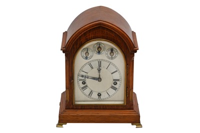 Lot 1709 - AN EARLY TWENTIETH CENTURY MANTLE CLOCK