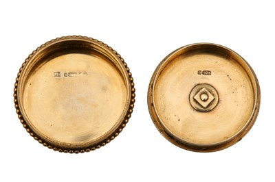 Lot 1002 - A 9CT GOLD CARTIER PILL BOX