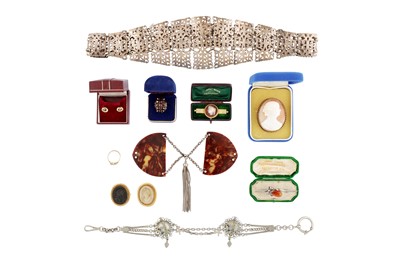 Lot 9 - A COLLECTION OF JEWELLERY