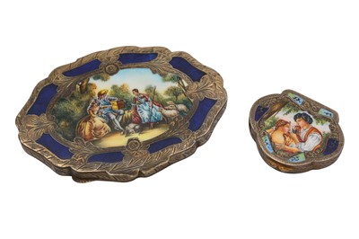 Lot 1156 - A MID-20TH CENTURY ITALIAN SILVER AND ENAMEL COMPACT, 1944-68