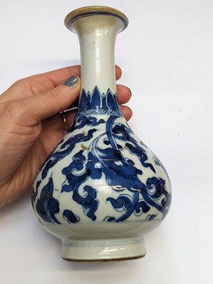 Lot 97 - A CHINESE BLUE AND WHITE 'LOTUS' VASE, YUHUCHUNPING