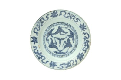 Lot 196 - A CHINESE BLUE AND WHITE 'CRANES' DISH