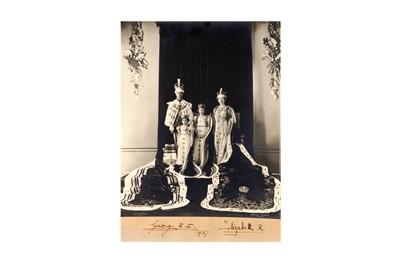 Lot 47 - PORTRAIT BY DOROTHY WILDING OF KING GEORGE VI, QUEEN ELIZABETH AND PRINCESSES ELIZABETH AND MARGARET