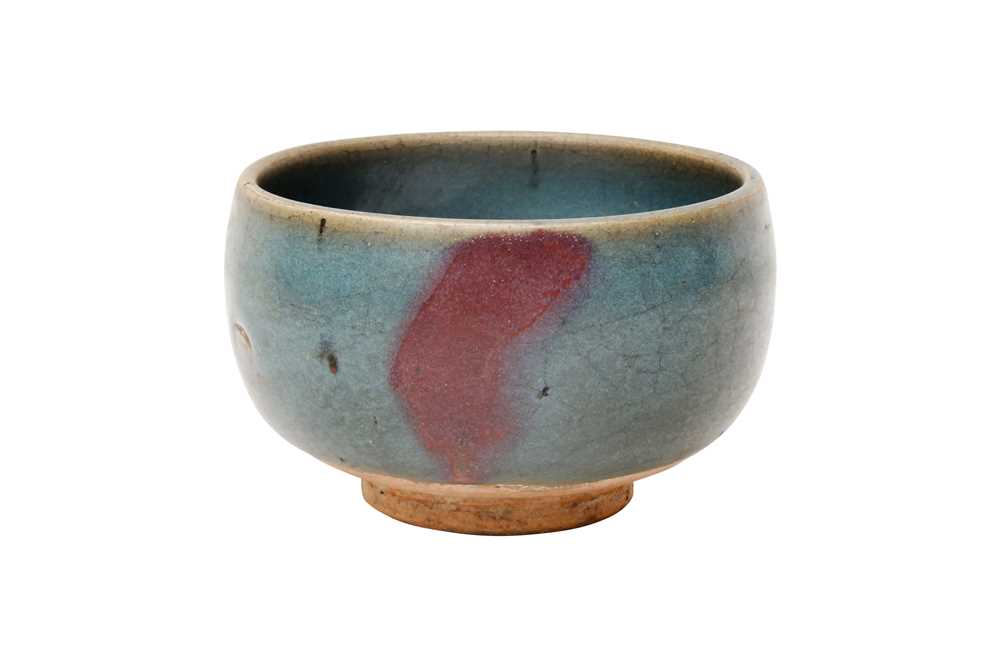 Lot 187 - A CHINESE JUNYAO BOWL