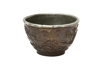 Lot 40 - A FINE CHINESE CARVED COCONUT CUP