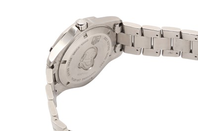 Lot 63 - A GENTS TAG HEUER AQUARACER