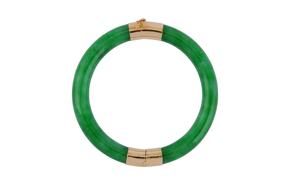 Lot 28 A JADE BANGLE