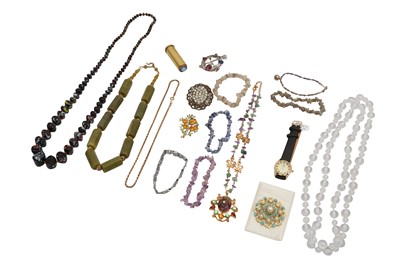 Lot 17 - A GROUP OF COSTUME JEWELLERY
