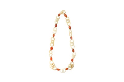 Lot 711 - A CHINESE JADE AND CARNELIAN NECKLACE