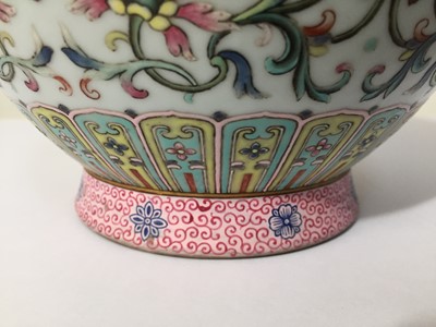 Lot 85 - A FINE CHINESE FAMILLE-ROSE WHITE-GROUND 'LOTUS' VASE