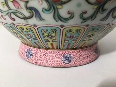 Lot 85 - A FINE CHINESE FAMILLE-ROSE WHITE-GROUND 'LOTUS' VASE