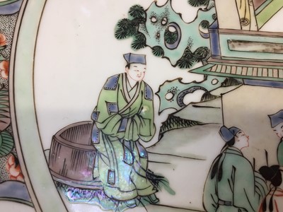Lot 660 - A CHINESE FAMILLE-VERTE 'FIGURATIVE' CHARGER