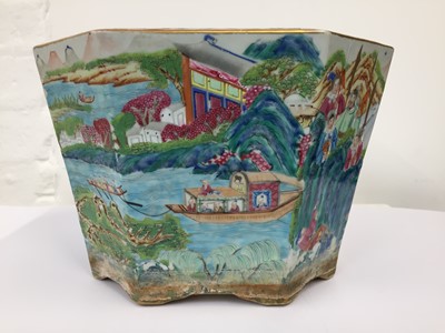 Lot 173 - A CHINESE CANTON FAMILLE-ROSE HEXAGONAL JARDINIÈRE AND STAND