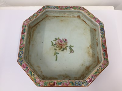 Lot 173 - A CHINESE CANTON FAMILLE-ROSE HEXAGONAL JARDINIÈRE AND STAND