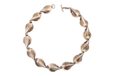 Lot 142 - A SILVER NECKLACE BY NIELS ERIK FROM